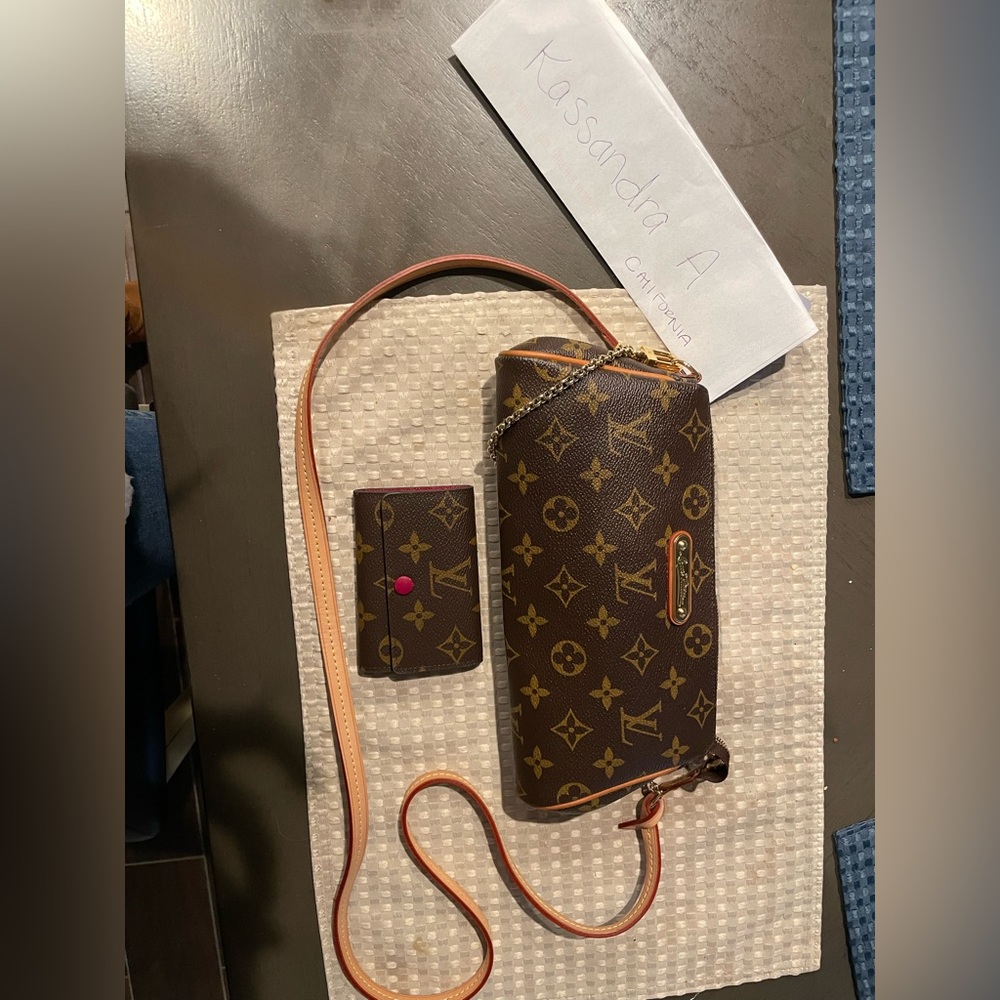 Louis Vuitton Eva clutch with strap